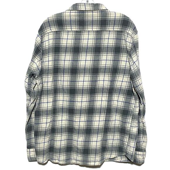 Massive Outdoor Plaid Flannel Slim Fit Button Shirt Mens L Lumberjack Western - Picture 3 of 7